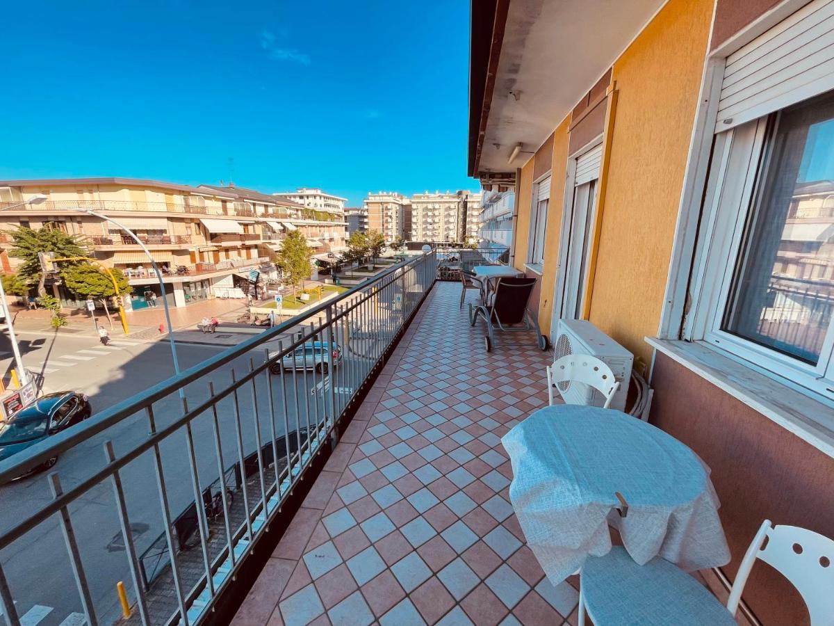 Family Apartment Piazza Milano - Jesolo Exterior foto