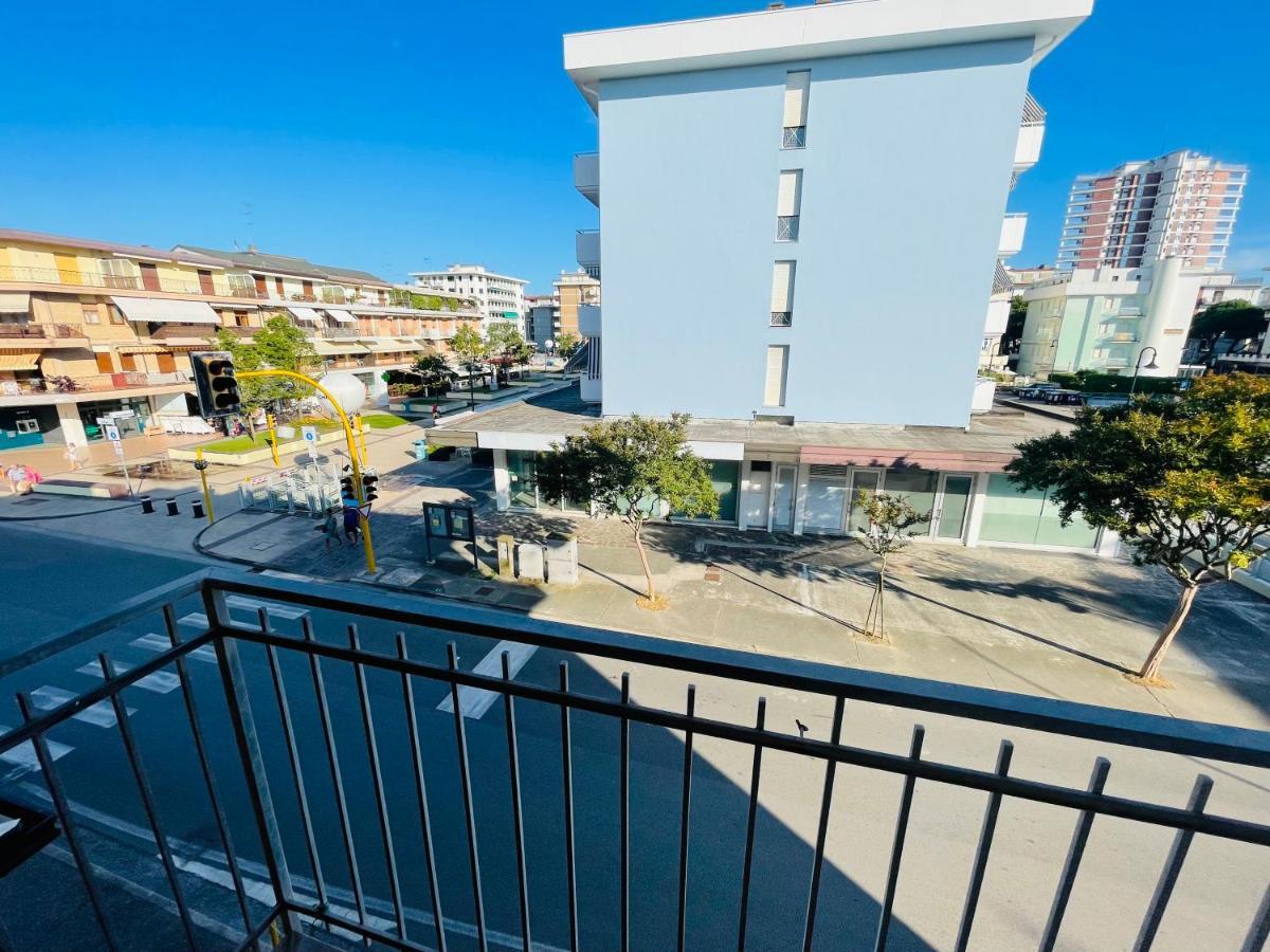 Family Apartment Piazza Milano - Jesolo Exterior foto
