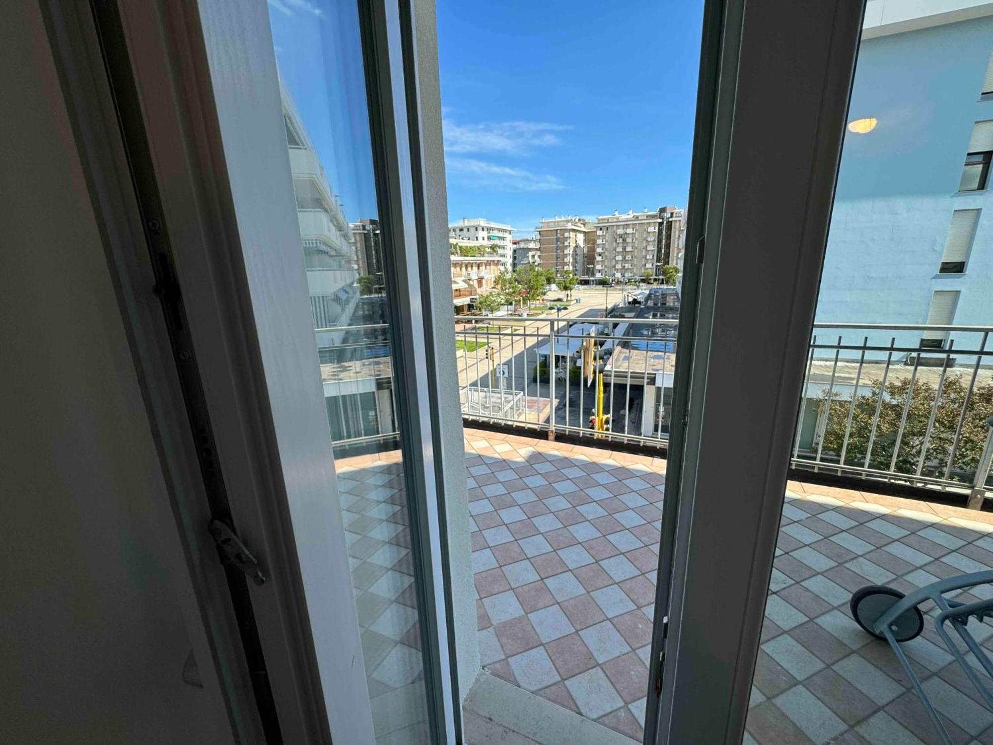 Family Apartment Piazza Milano - Jesolo Exterior foto